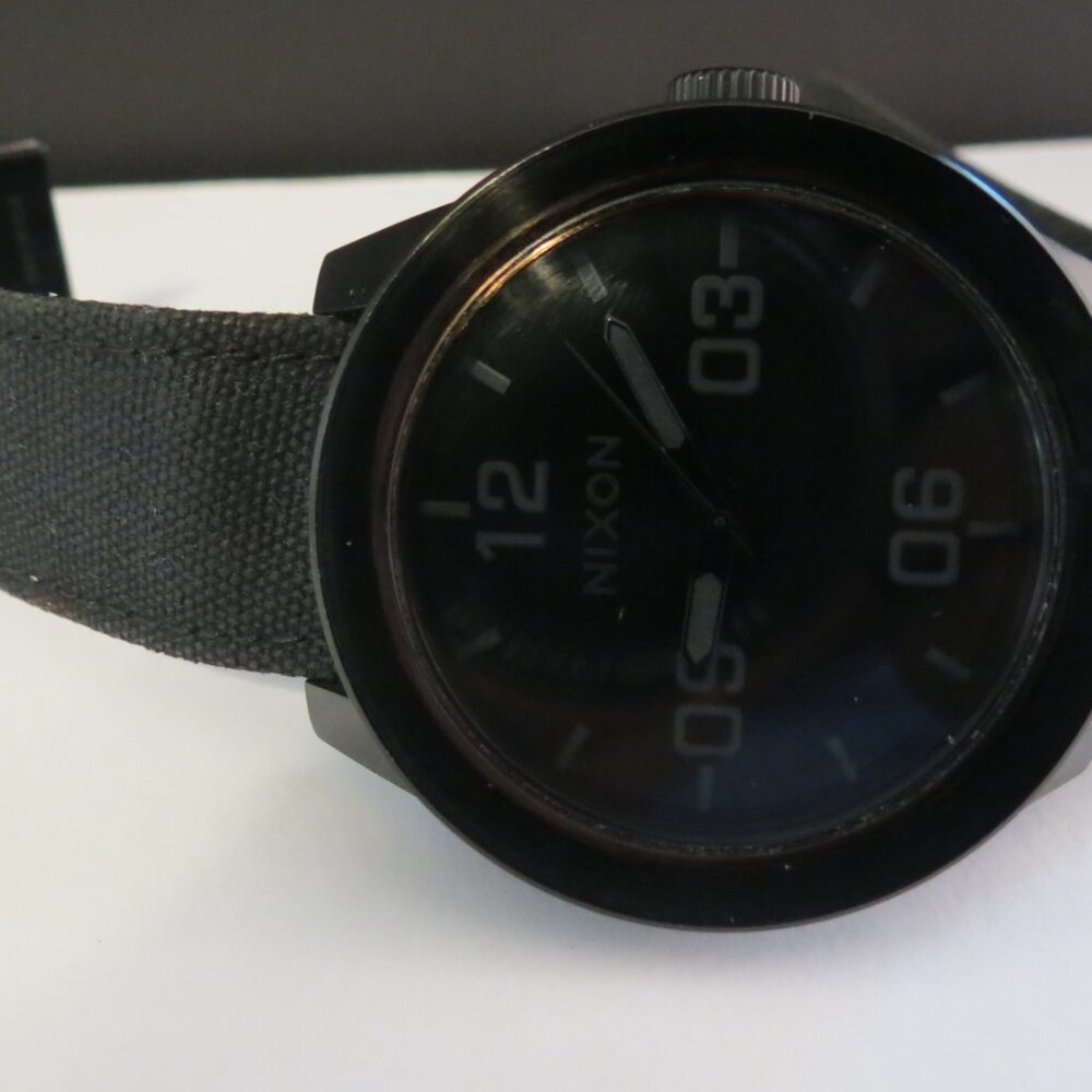 Winter Clearance!!Men's NIXON Black Matte Watch - Picture 5 of 5